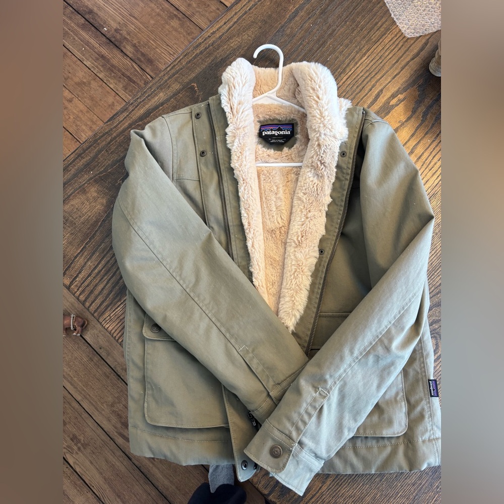 Women’s Patagonia jacket size medium